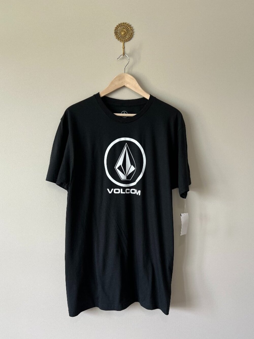 NWT Volcom Crisp Stone Logo Tee Black XL Skate Surf Streetwear Shirt